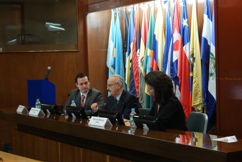 Carlos López Moctezuma (CNBV), Jesús Cervantes (CEMLA) y Paloma Monroy (CEMLA)